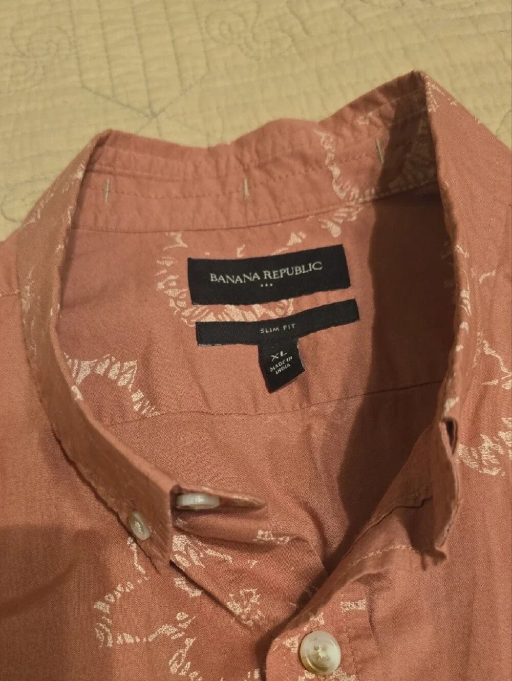 Banana Republic Men's Slim Fit Short Sleeve Shirt XL Pink Abstract Floral